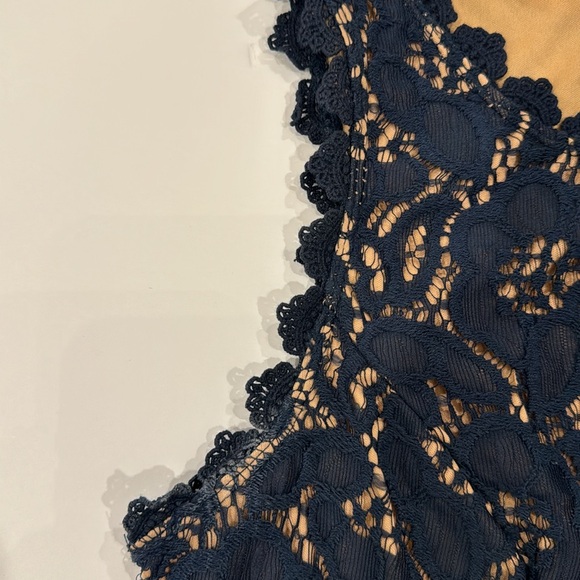 City Studio Navy Fit & Flare Dress Mini Tan w Navy Lace Overlay Juniors Size 7 - Picture 14 of 14